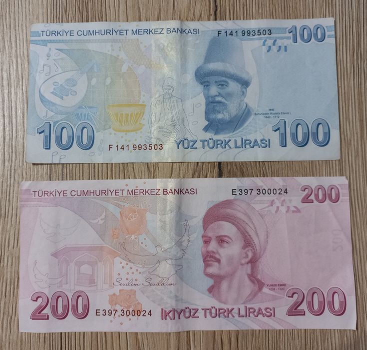 Zestaw banknotów Turcja
Uzbekistan 5, 100, 200, 500, 2000 som
5
