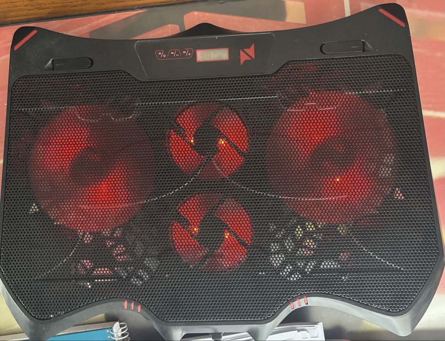 Conjunto Teclado + Rato + Base de Arrefecimento – Como Novos