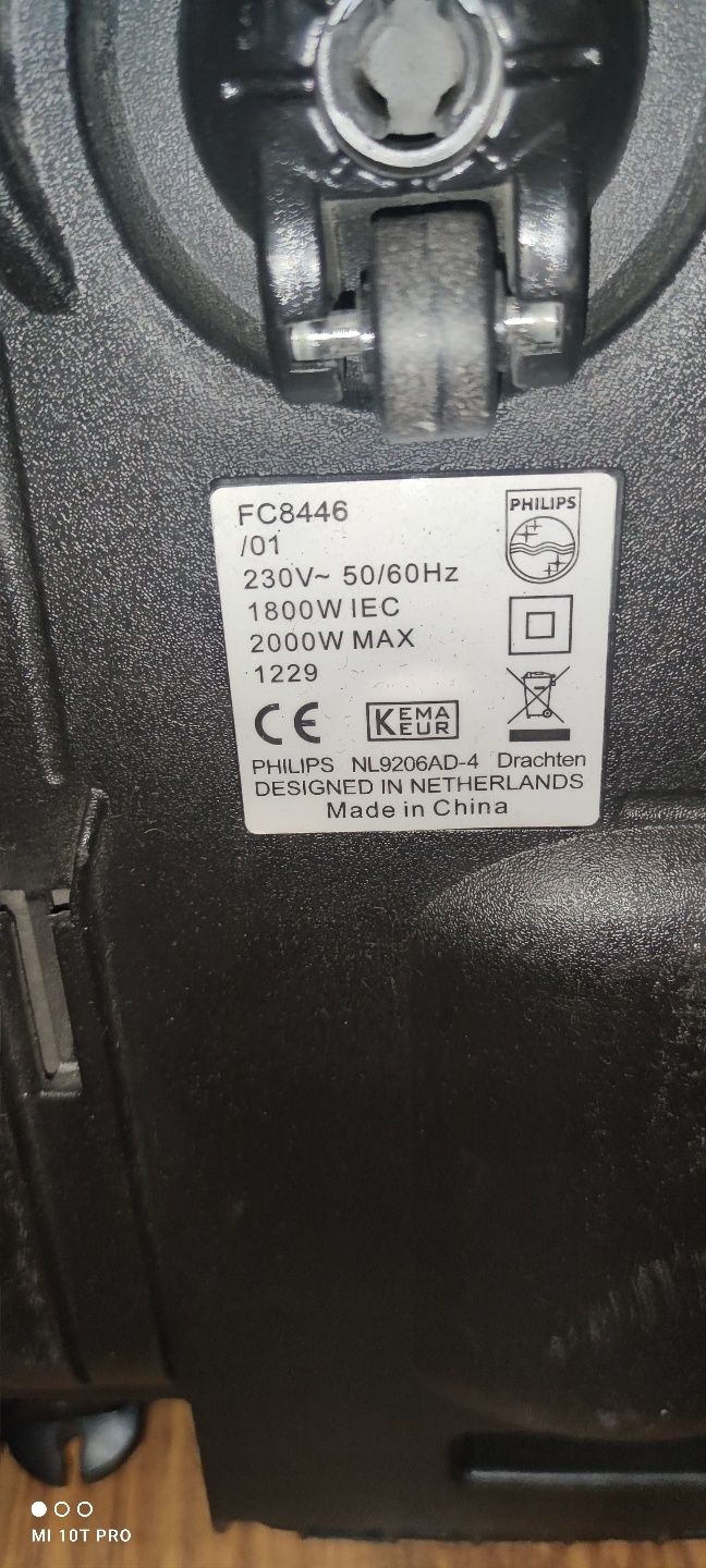 Продам СРОЧНО пылесос Philips 2000W