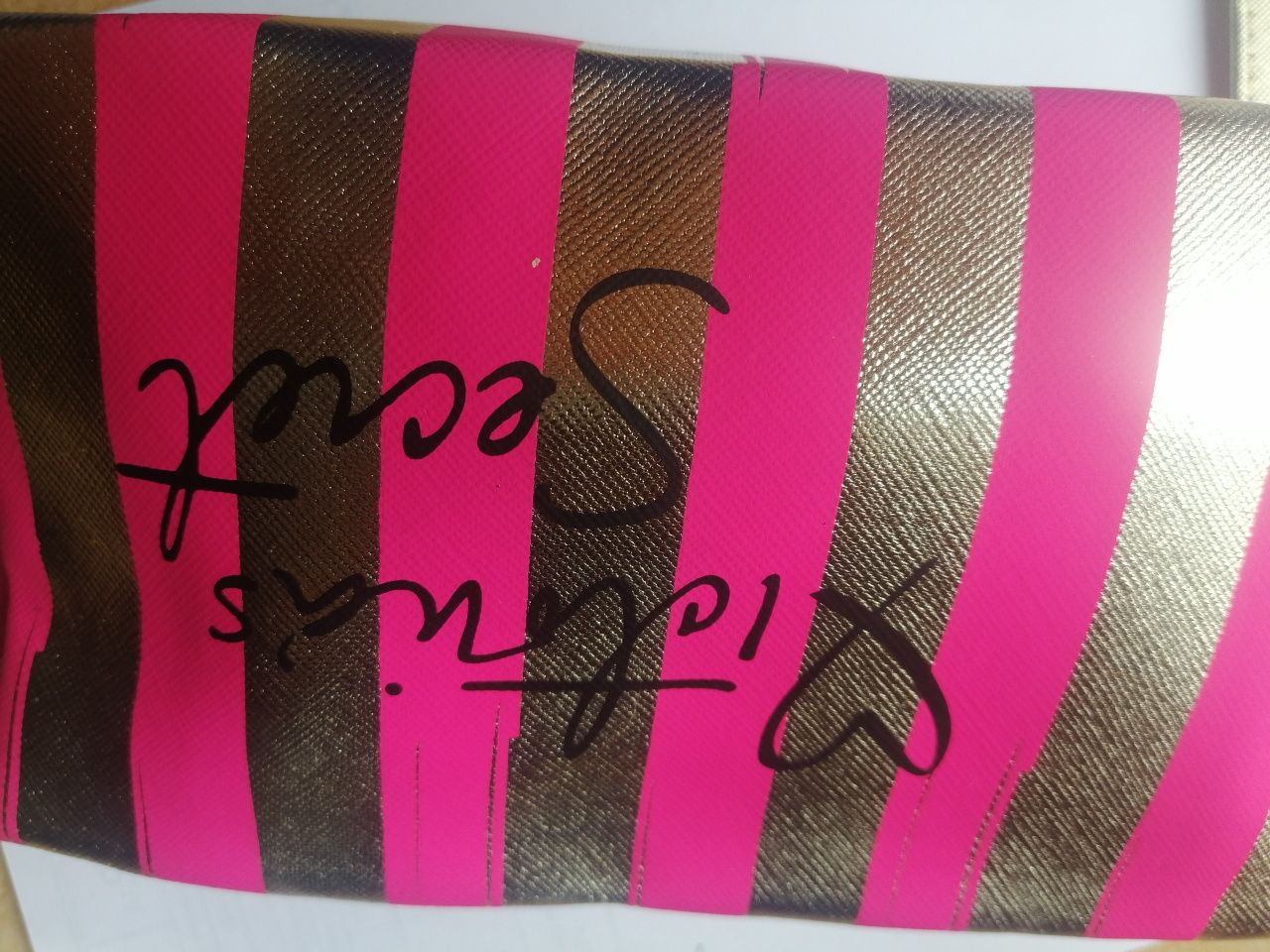 Kosmetyczka piórnik wzór Victoria's Secret Vs nowa