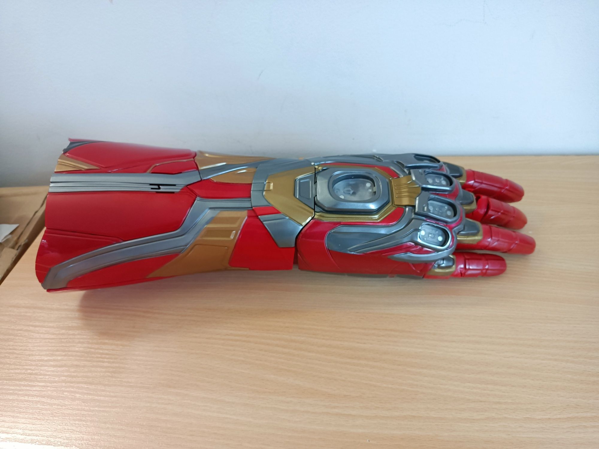 Hasbro Marvel Legends Avengers Rękawica Iron Man Nano
