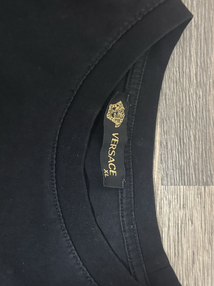 Вещь от бренда Versace
