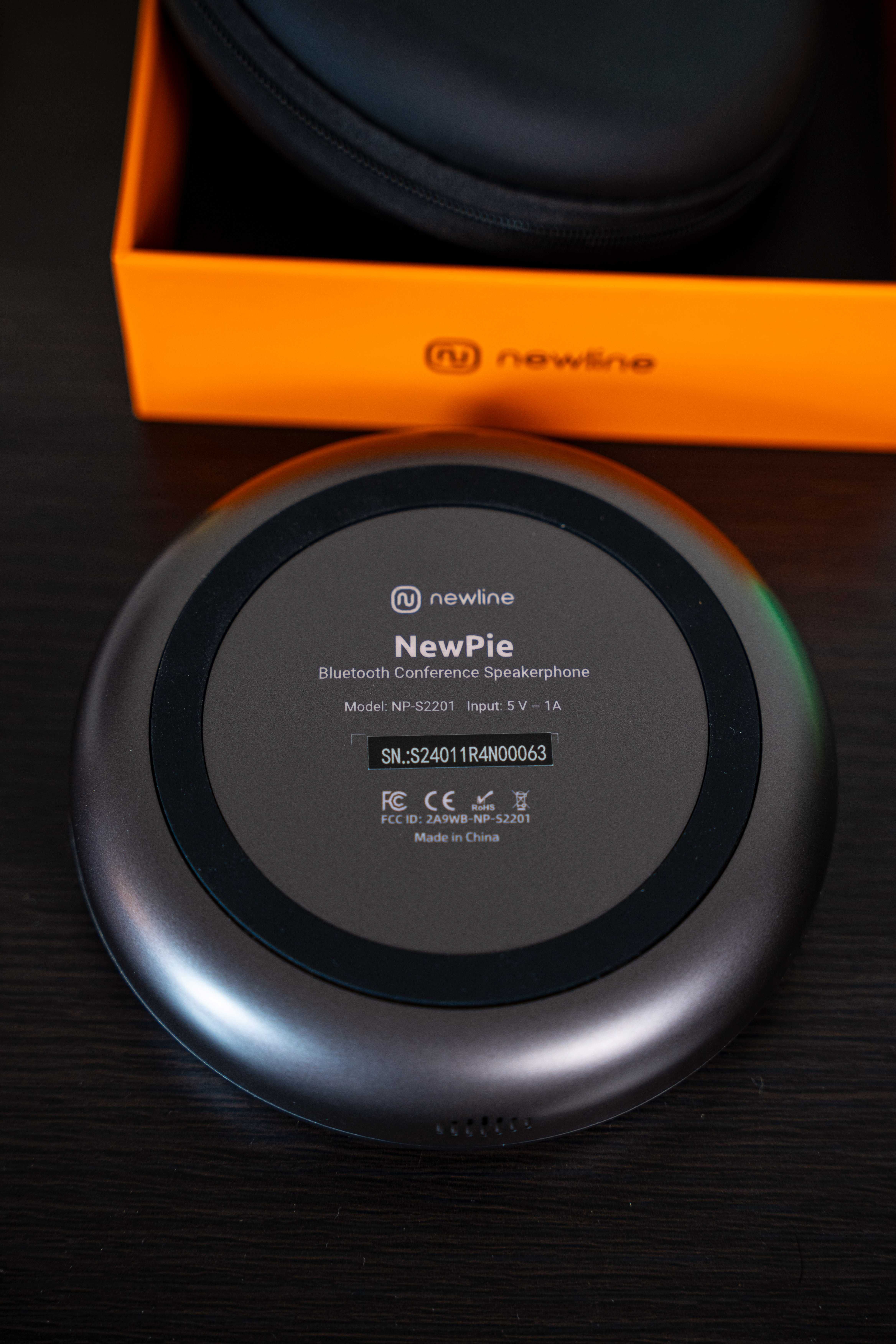Głośnik bluetooth konferencyjny z mikrofonem Newline odbiór głosu 360°