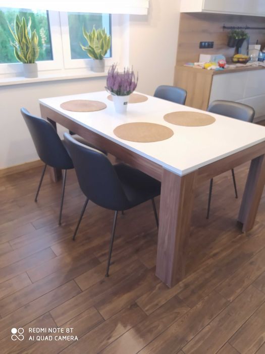 Krzesło Rely dinning HW8 w skórze. & Tradition Hay Gubi Fritz Hansen