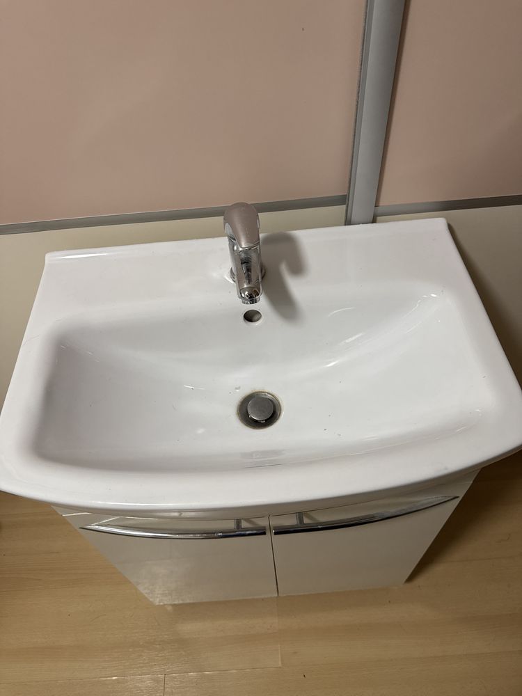 Szafka łazienkowa z umywalką biała