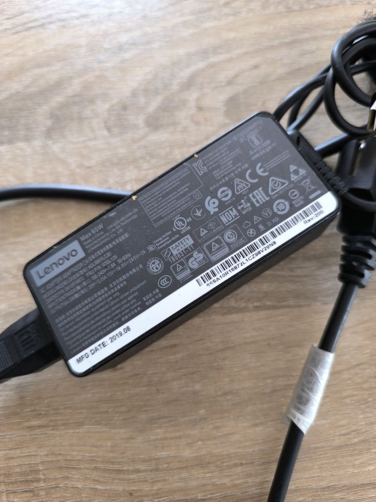 Carregador portátil lenovo