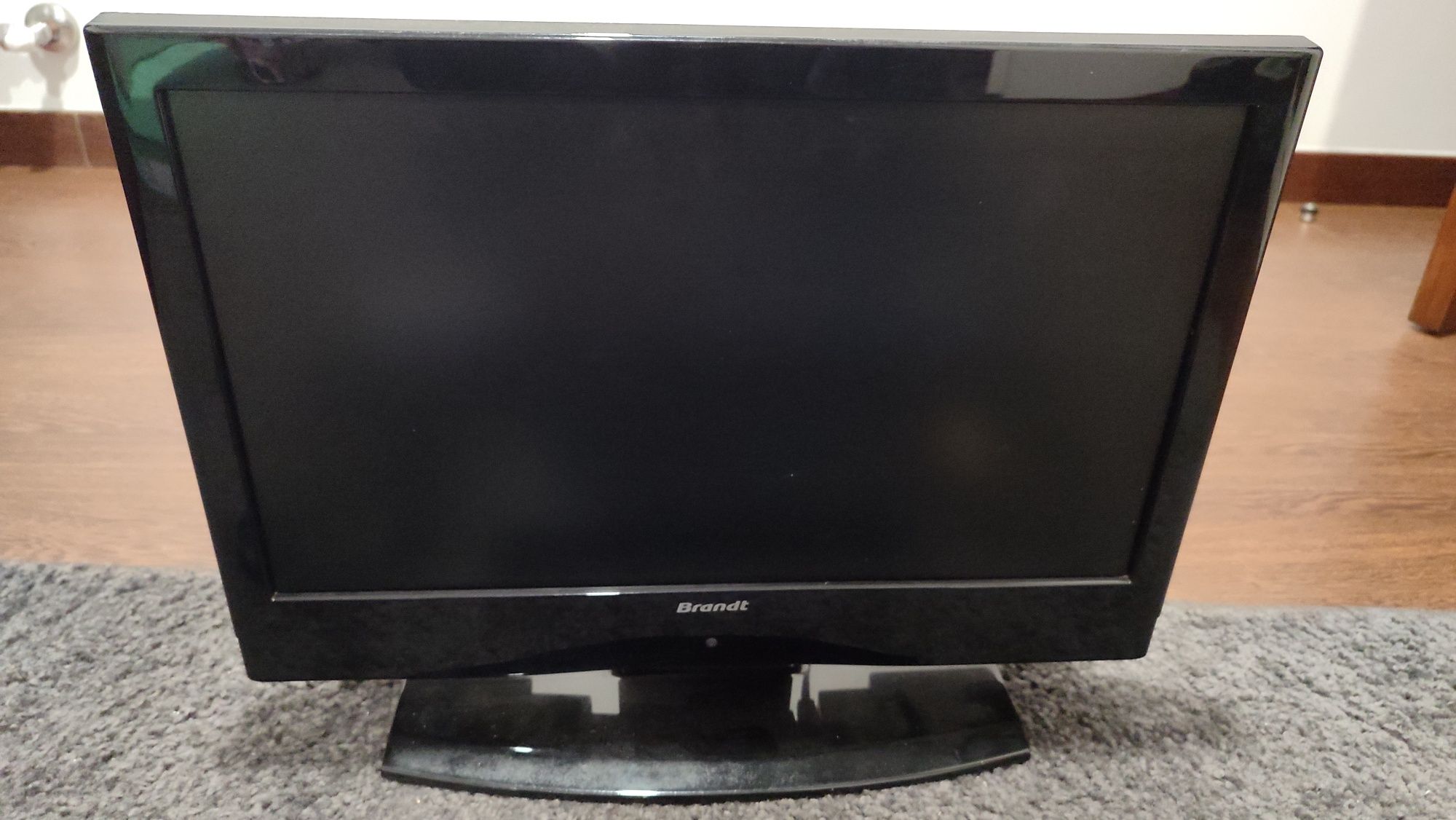 Ps4, 2 comandos, 7 jogos e um monitor