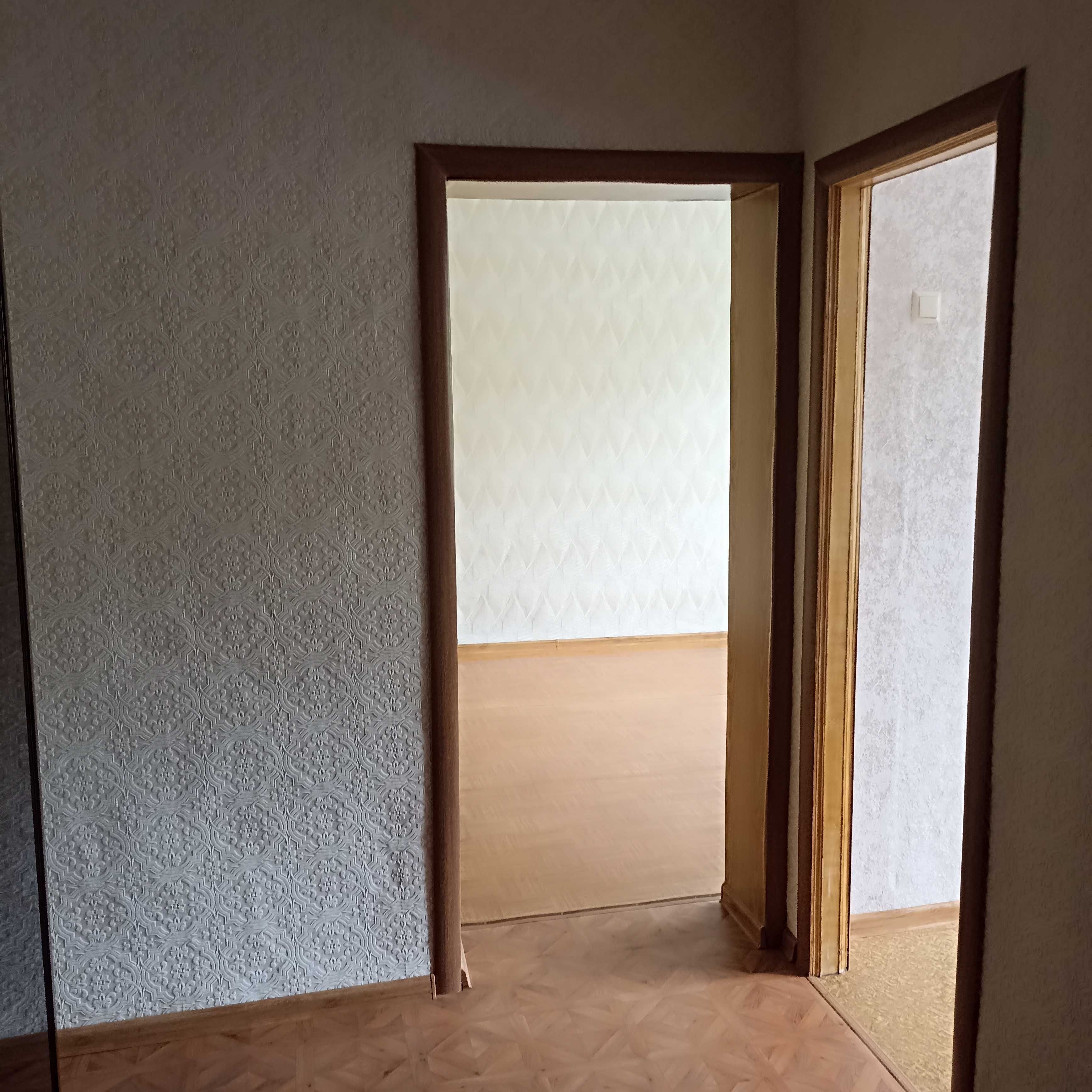 Продаю 2-х ком.квартиру на Адмиральской