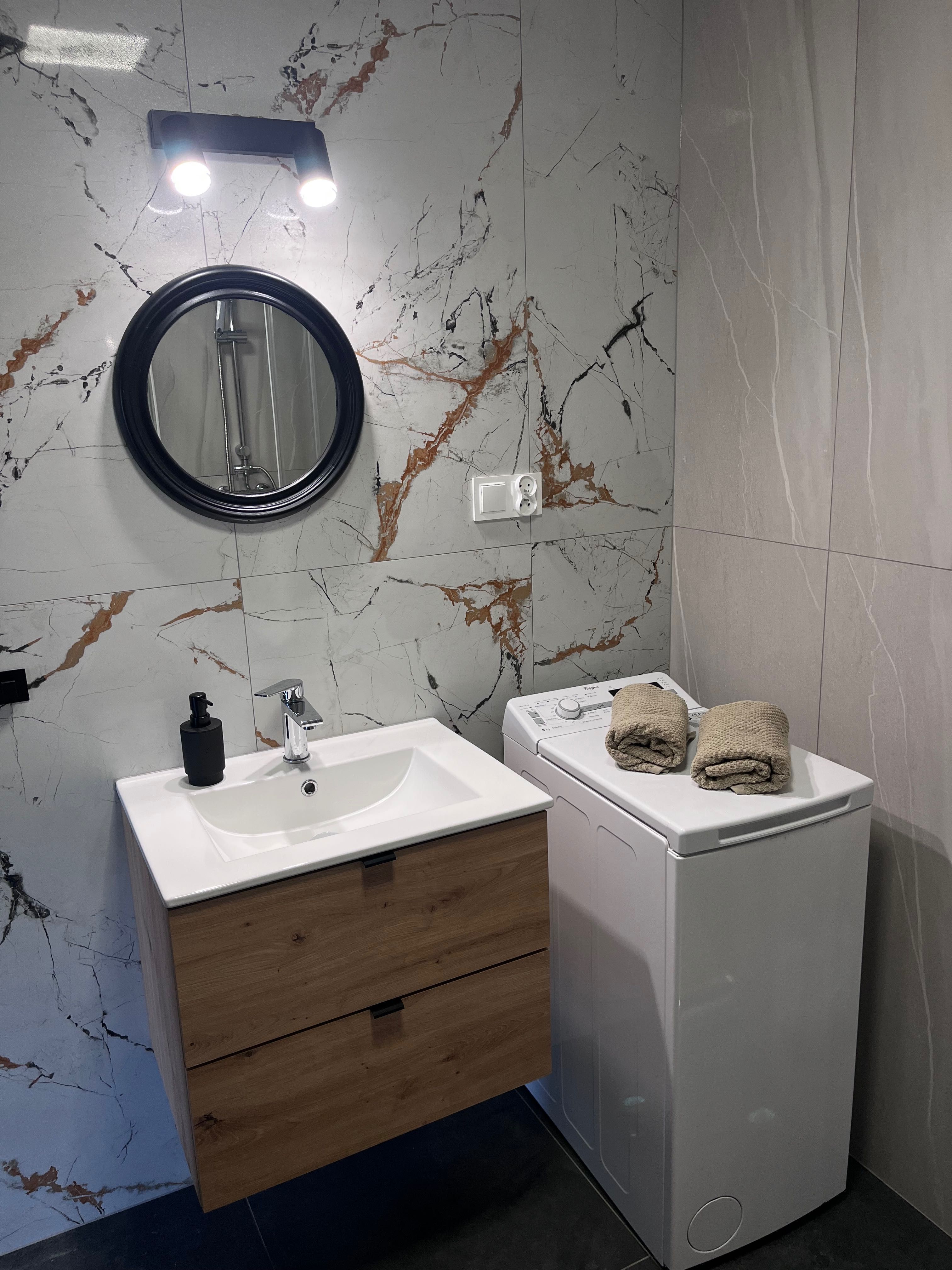 Apartament 4-osobowy z balkonem – idealny na spokojny wypoczynek