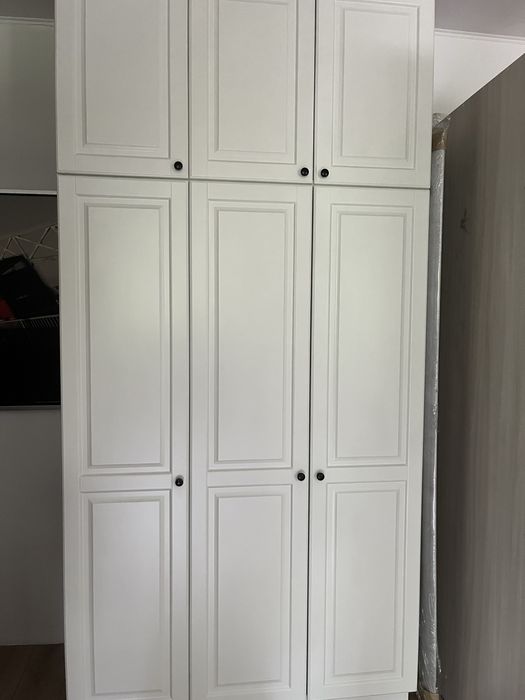 Szafa biała wysoka 280 cm z ekspozycji