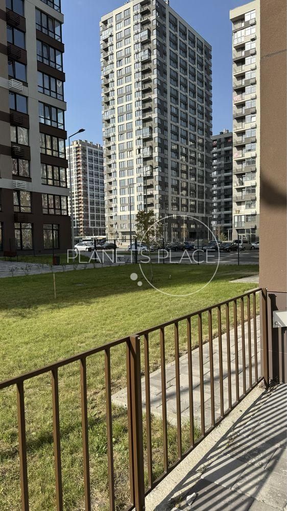 Продам 2к. квартиру ЖК Варшавський 2, вул. О. Олеся 1.