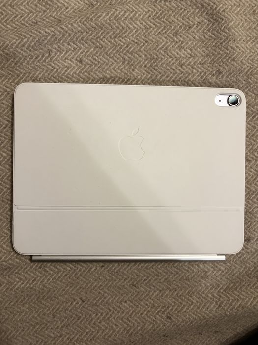 iPad Air 11 (2024) + Magic Keyboard