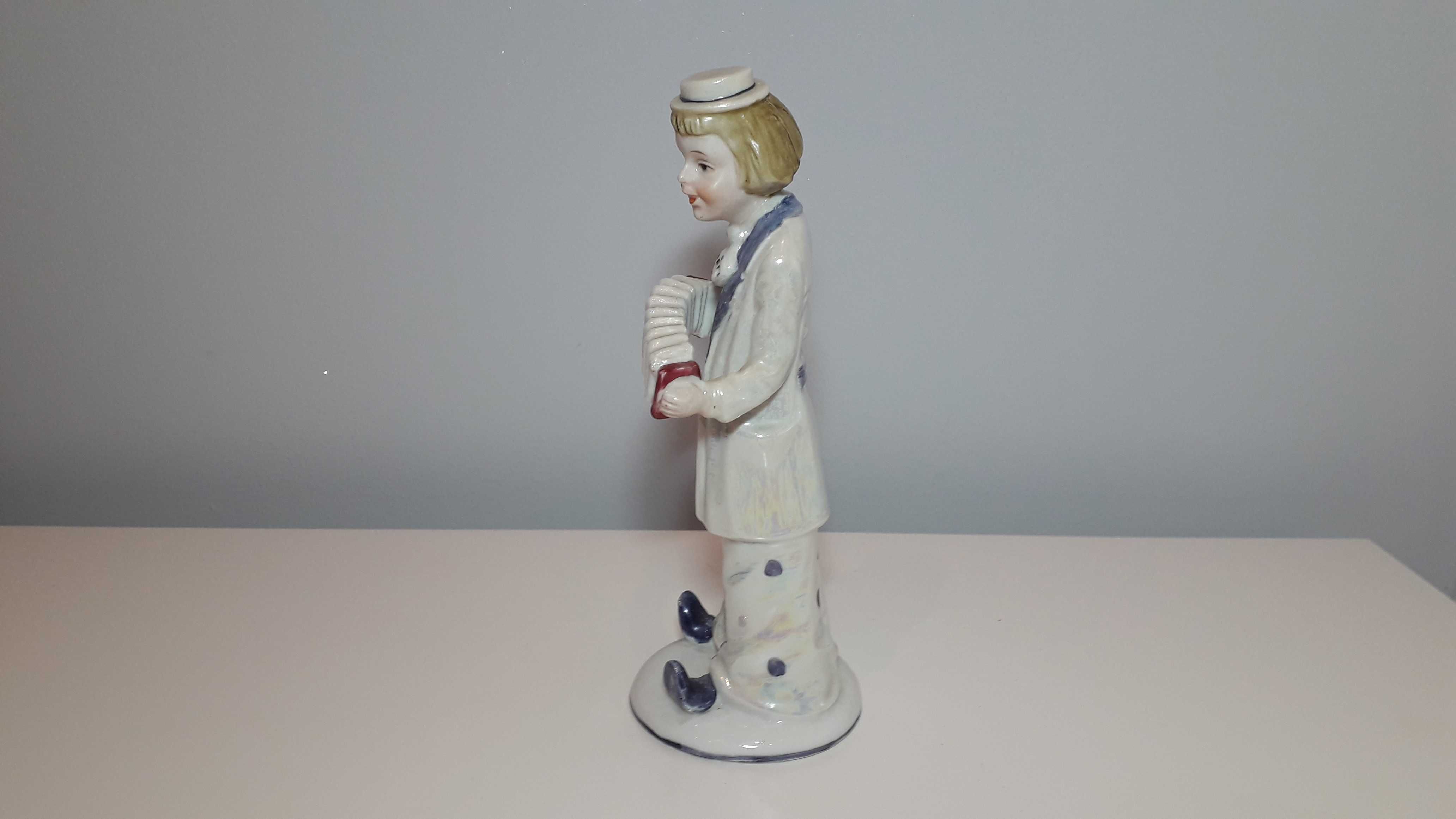 Uliczny grajek figurka porcelana Leonardo – perła