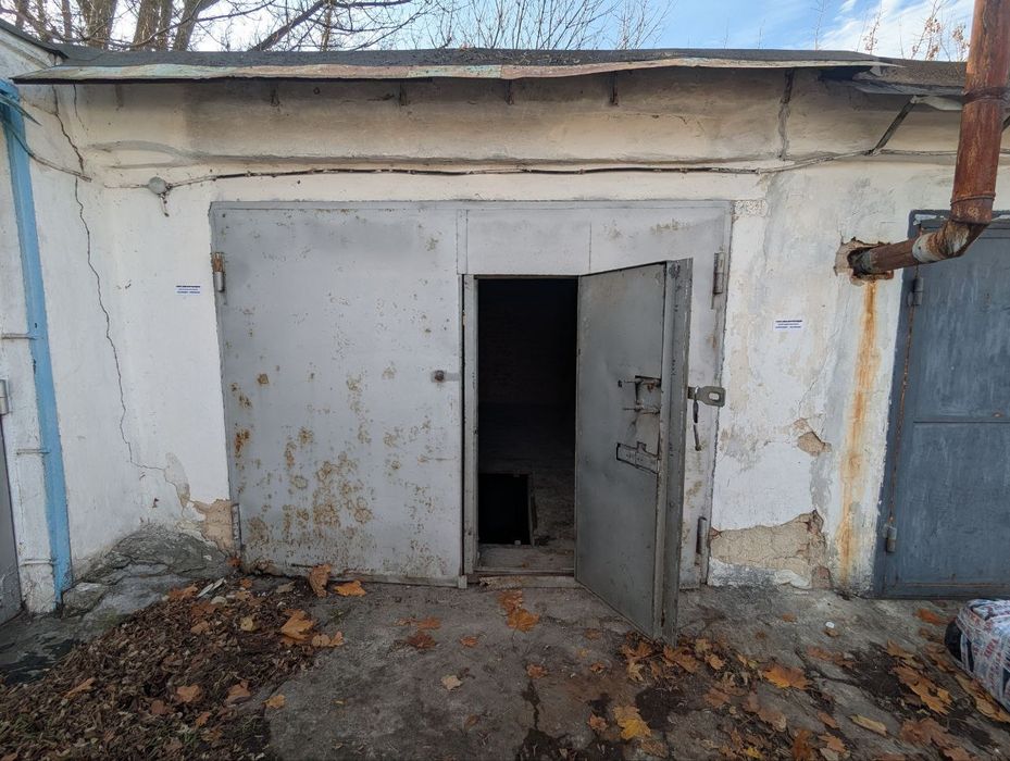 Продам гараж з ямою