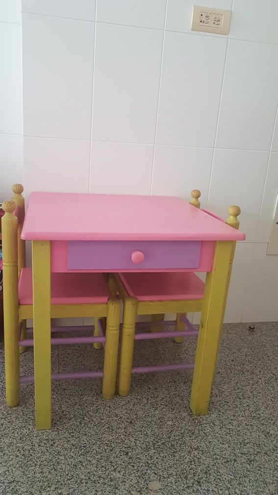 Conjunto Mesa + Cadeiras