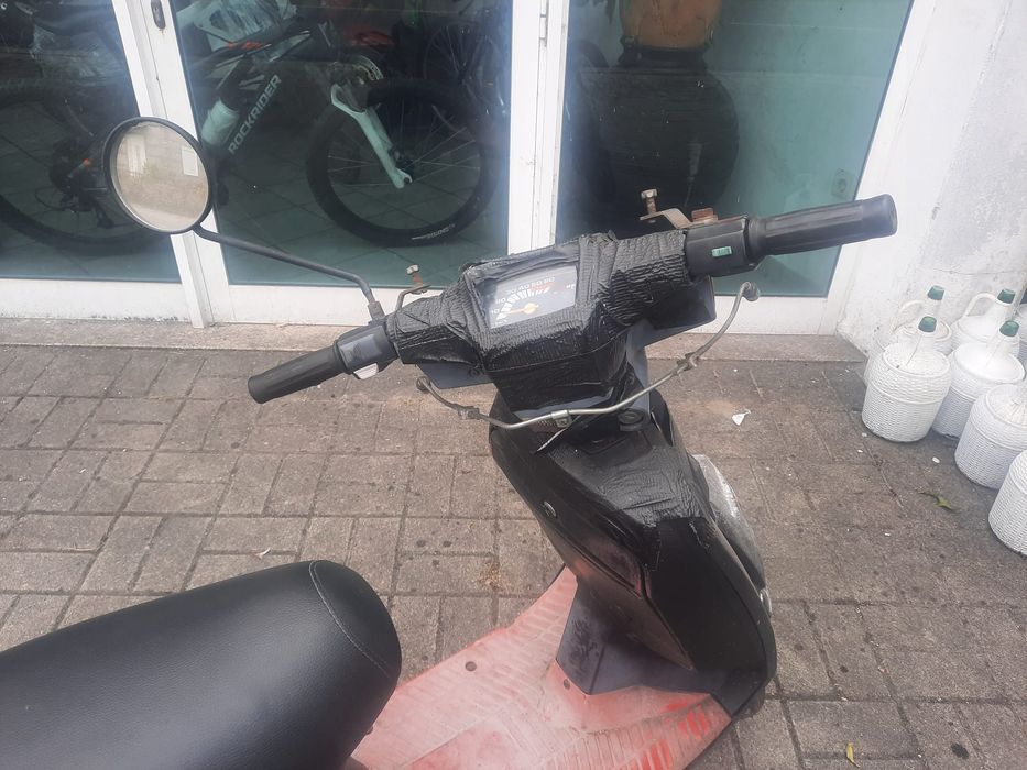 Vendo mota Peugeot
