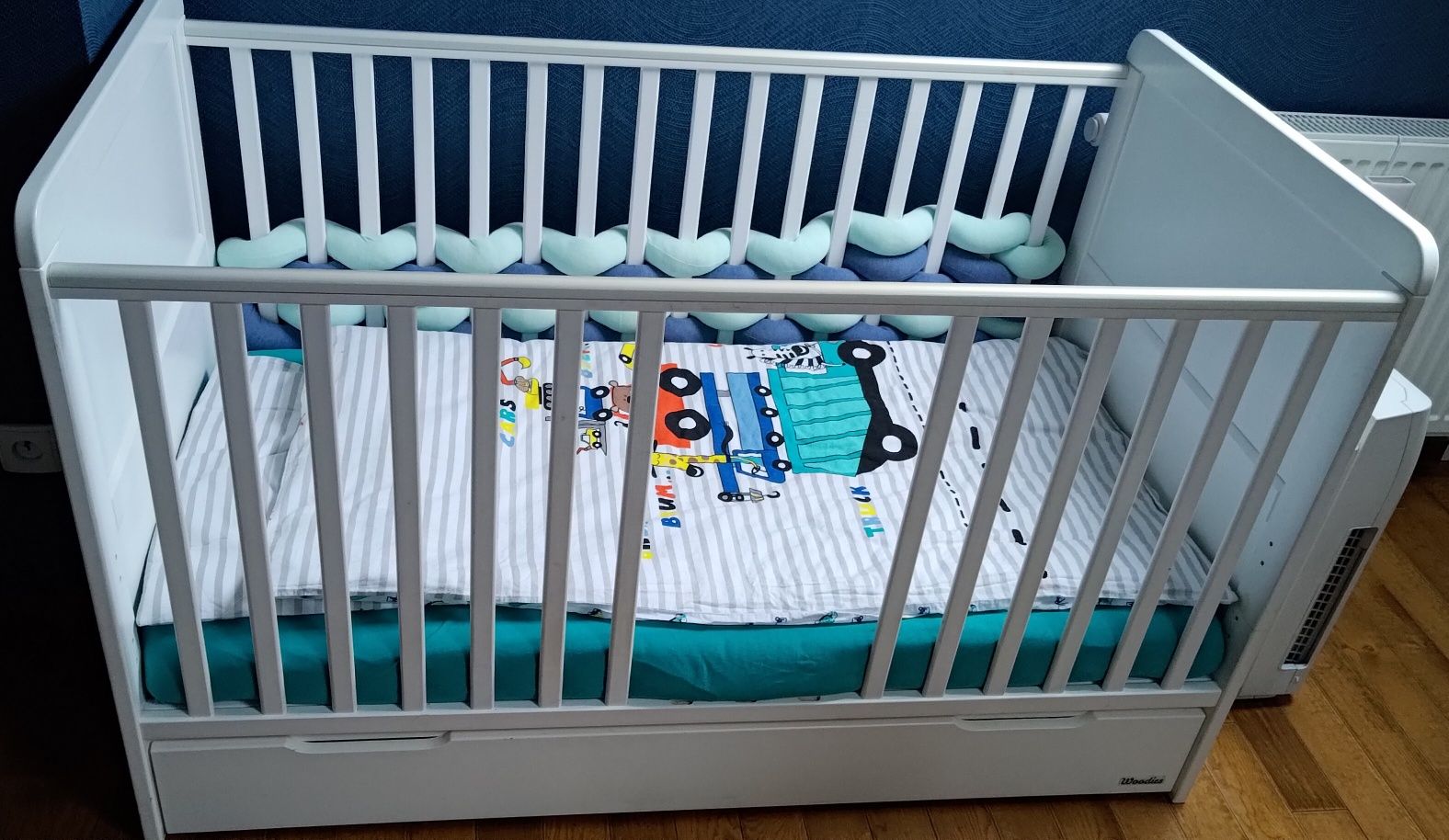 Łóżeczko Woodies Classic Cot Bed z dodatkami