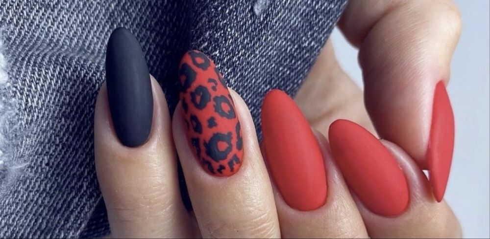 Манікюр,корекція,нарощування нігтів.