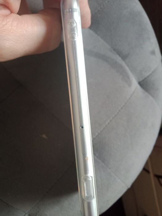 Sprzedam iPhone 8