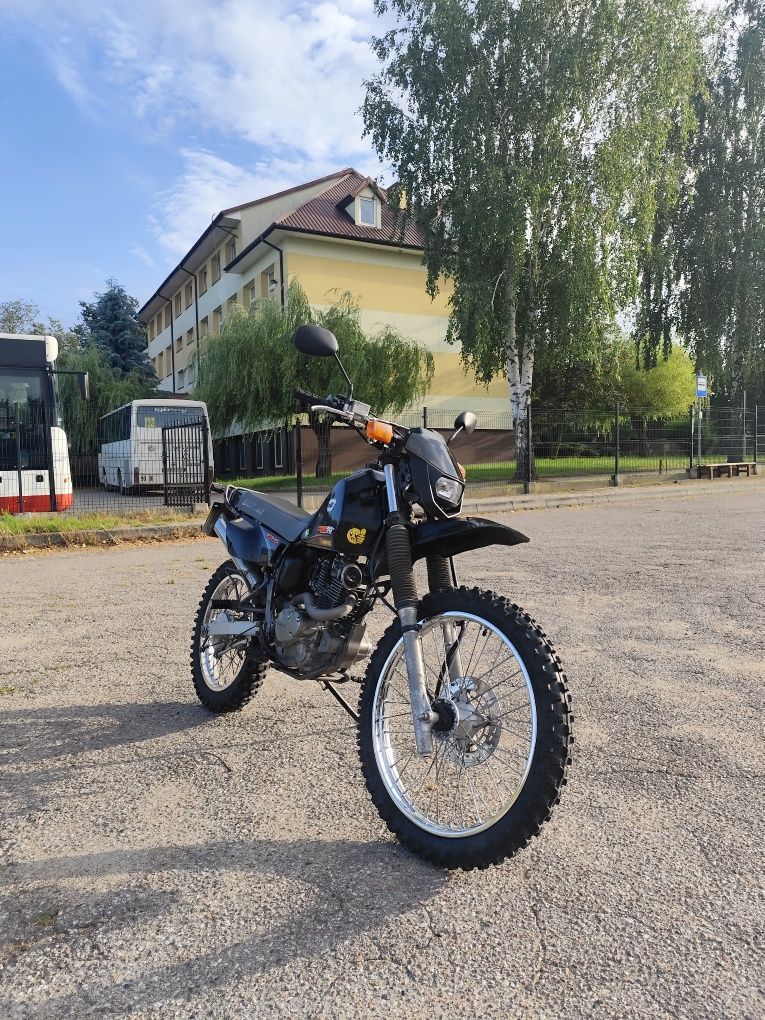 Suzuki DR 125 SE