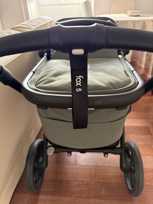Bugaboo Fox 5 forest green and Footmuff