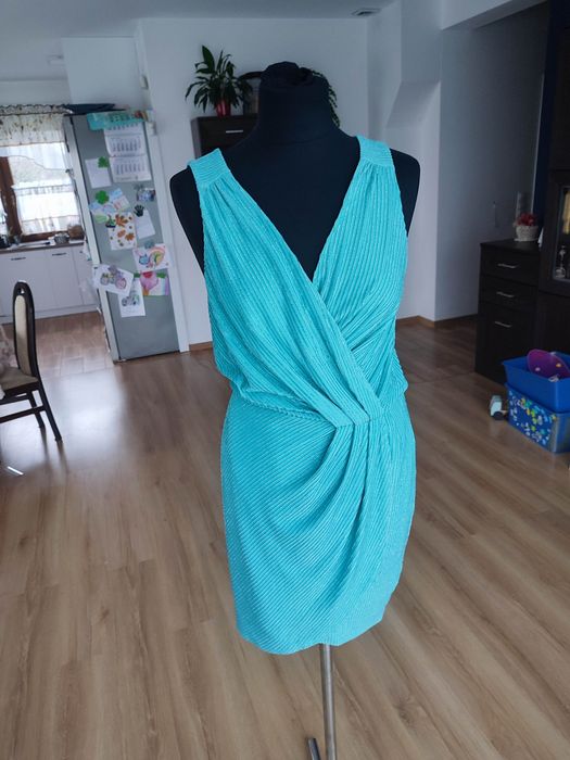 Sukienka w rozmiarze M Guess