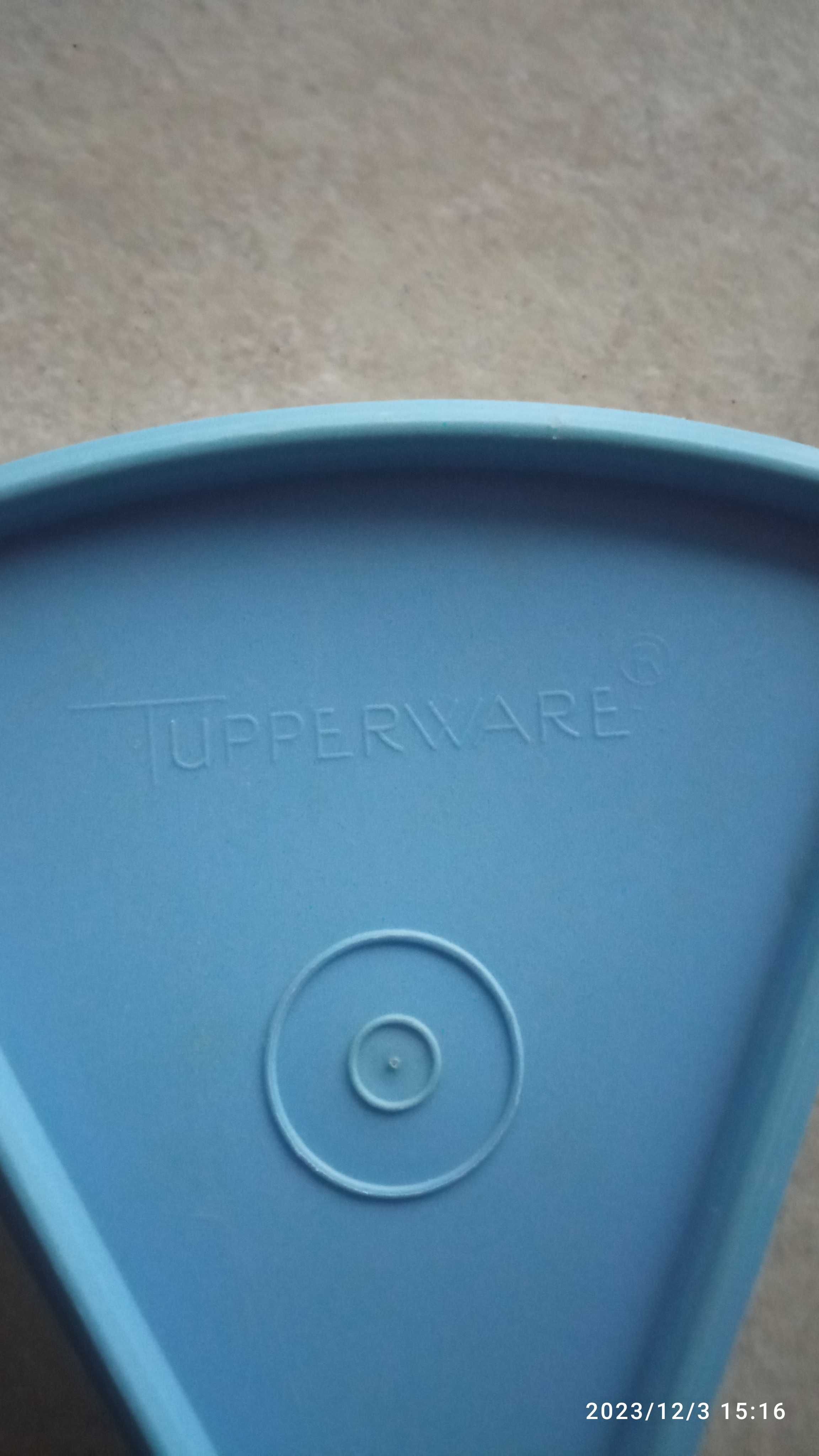 Pojemnik Tupperware trójkątny do żywności