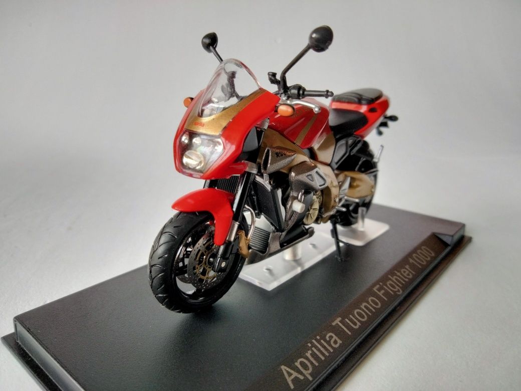 1/24 Aprilia Tuono Fighter 1000 | 2003