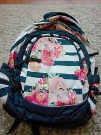 Plecak szkolny,kwiaty,nowy,Empik