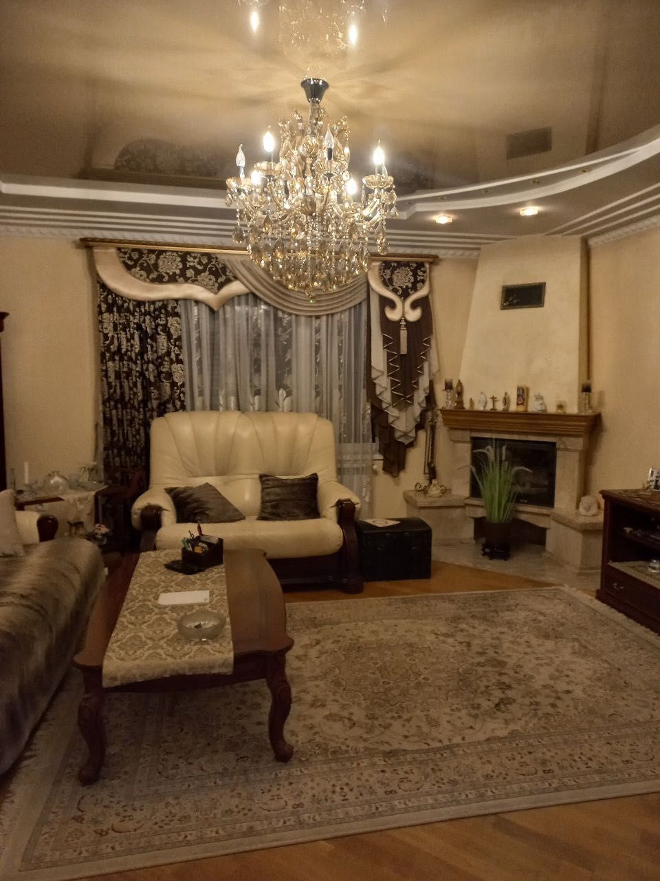 Продається котедж в Великих гаях