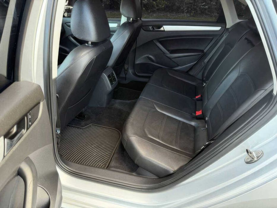 Volkswagen Passat      2013