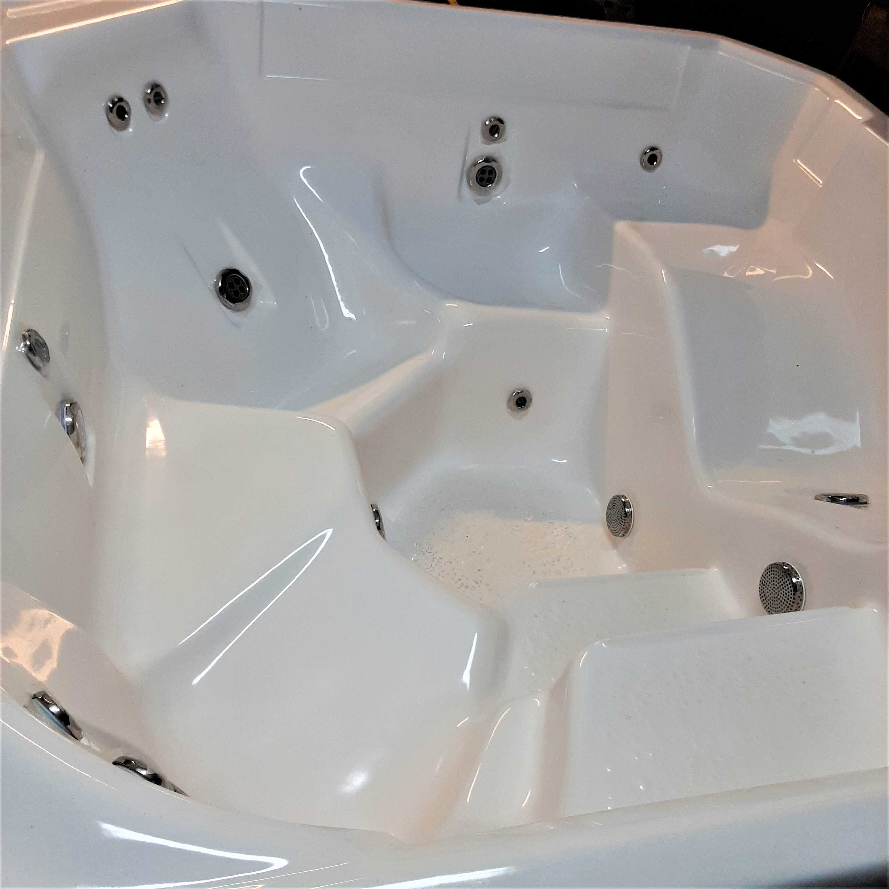 "ETNA" 5 osobowe Jacuzzi !!! Wersja "Góralska" Wanna SPA + GRATIS !!!