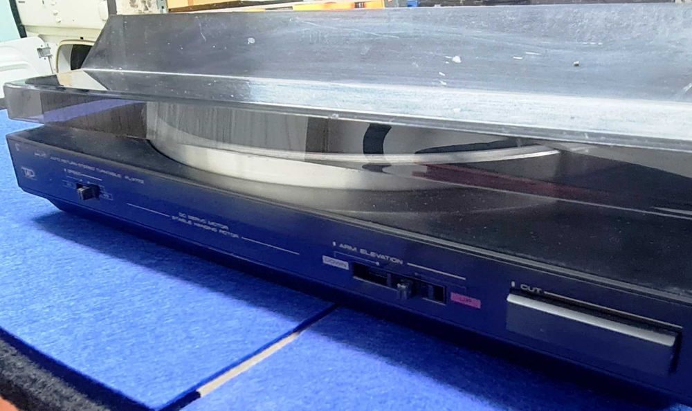 Gira-discos estéreo Pioneer PL-X77Z