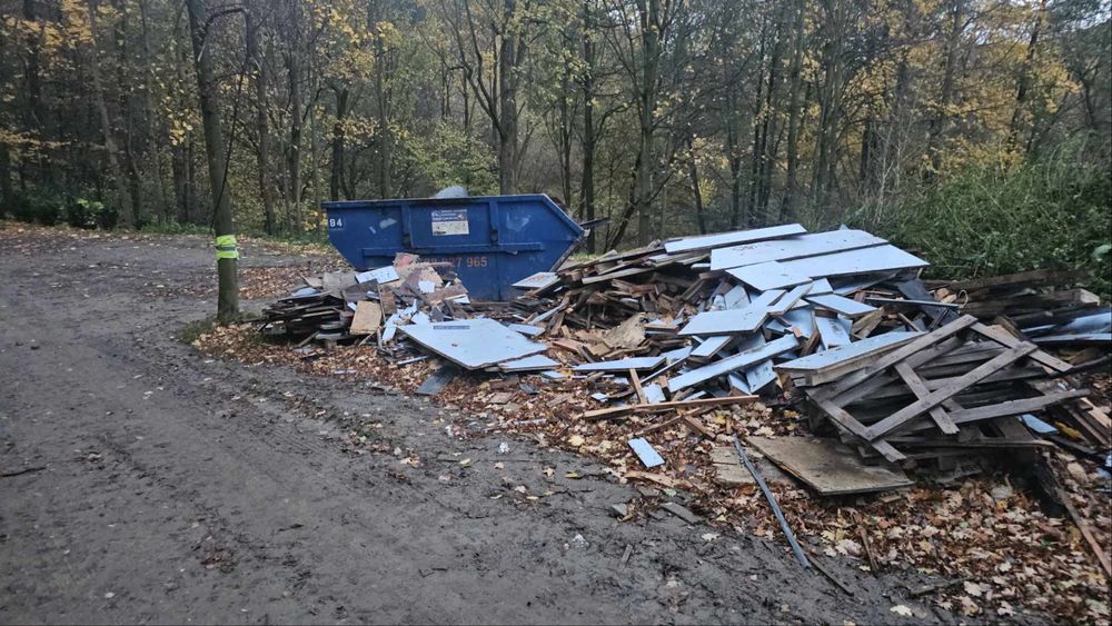 Drewno i skleja szalunkowa