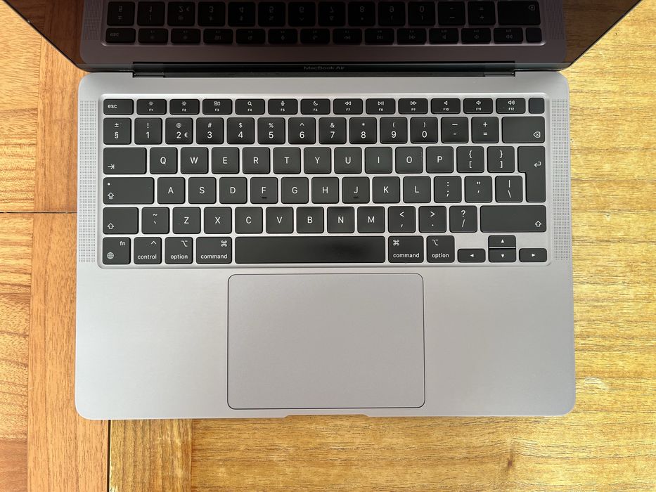 Apple Macbook Air M1 256gb like new