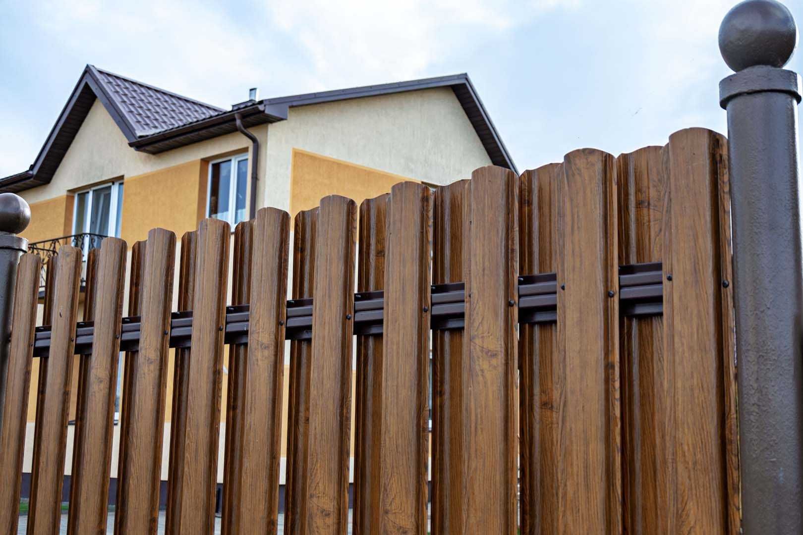 Sztacheta metalowa sztachetki standard półokrągłe drewnopodobne