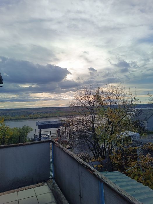 Продається дачний будинок