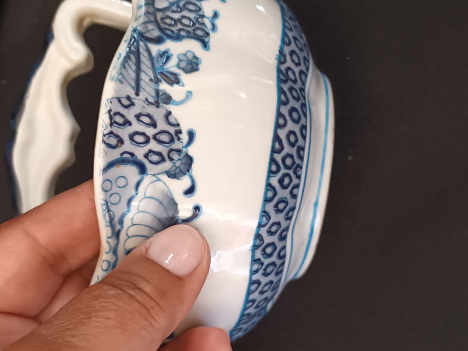 Cesta em porcelana oriental em estado irrepreensível