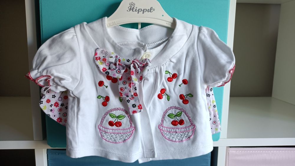 Zestaw niemowlęcy bolerko i spódniczka