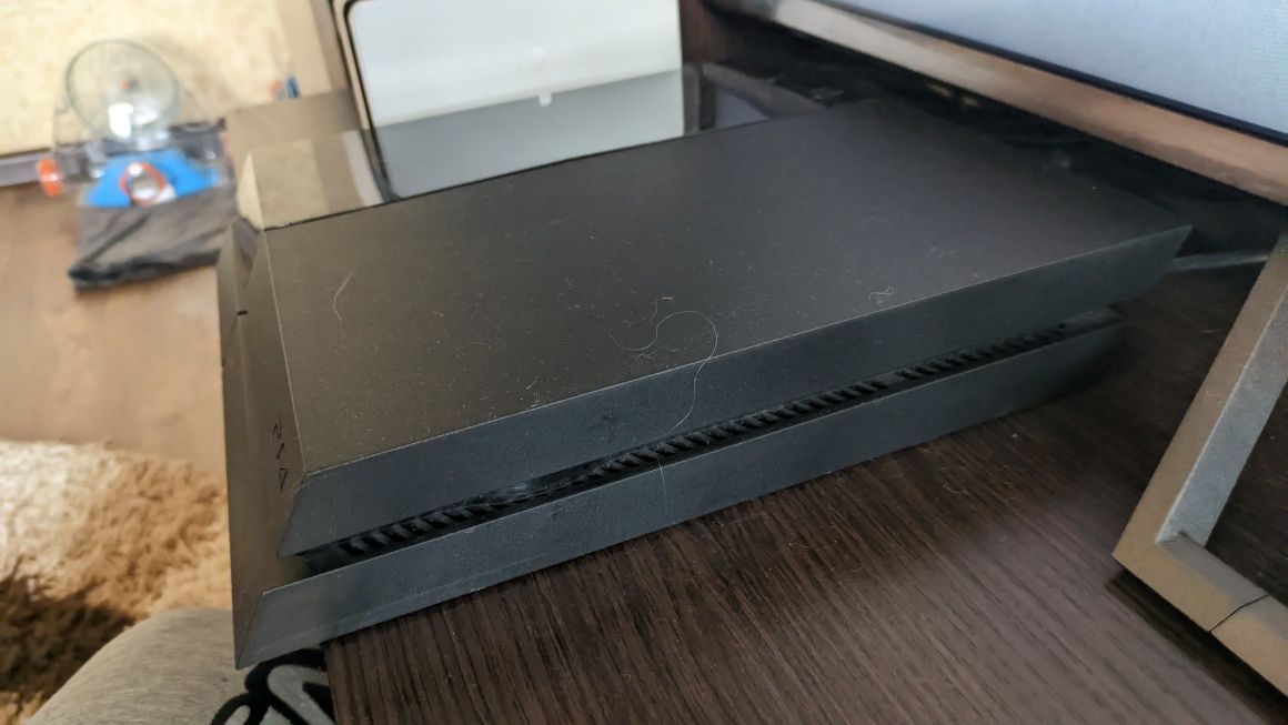 PlayStation 4 приставка