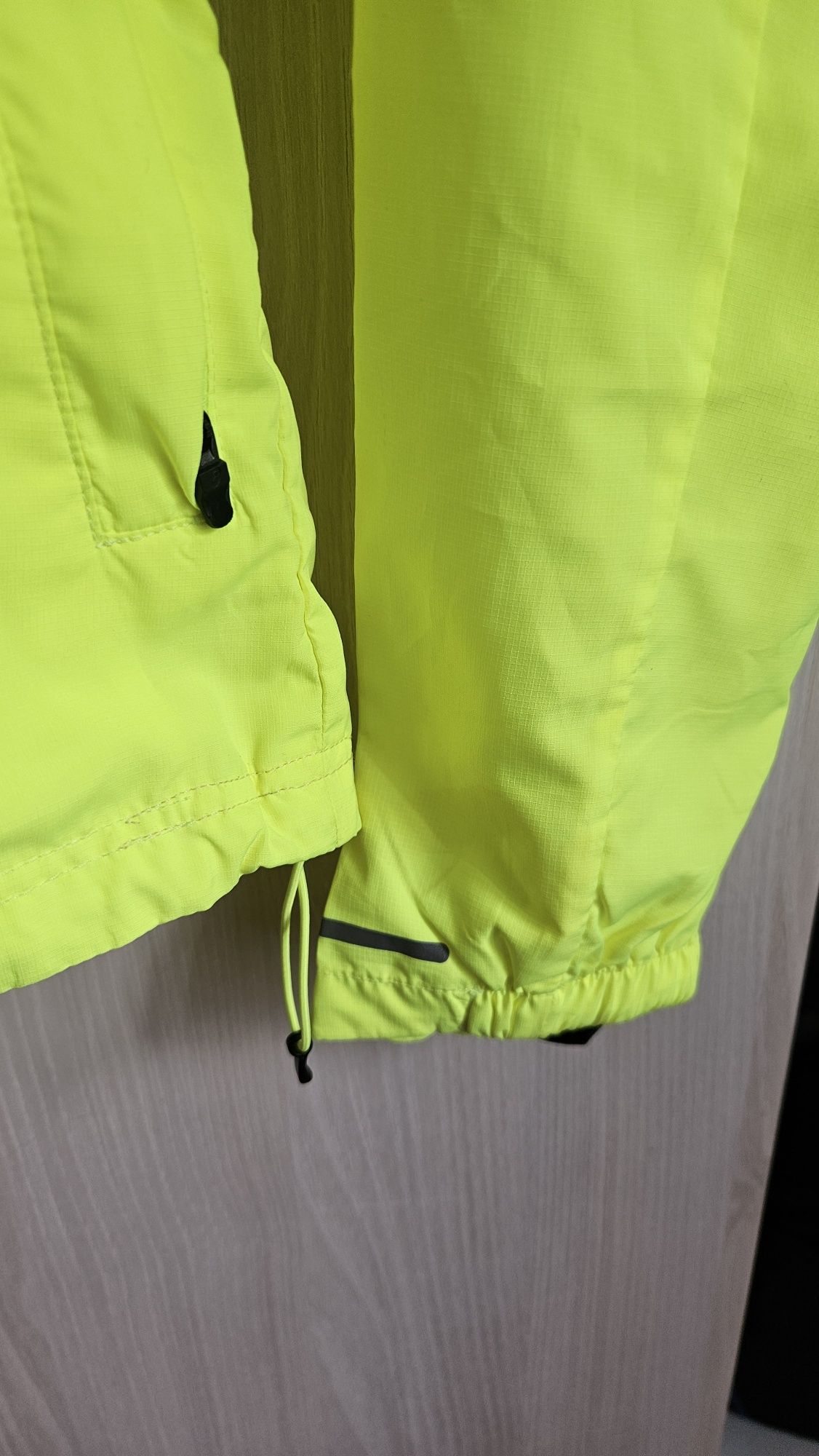 Kurtka biegowa Asics rozm XL stan idealny