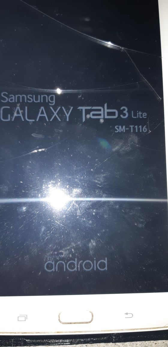 Продам планшет-телефон Самсунг Galaxy Tab 3. Чехол в подарок.