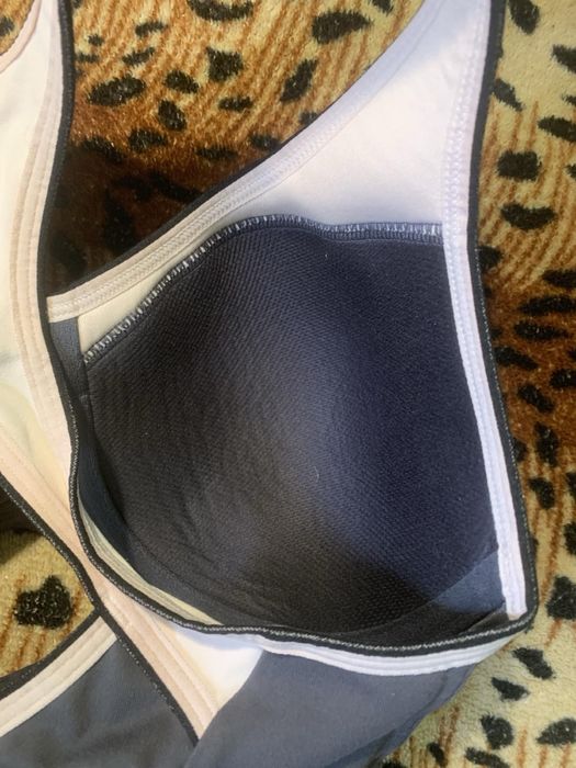 Топ, бюстгалтер, топік