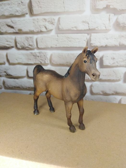 Лошадь шляйх. Коллекционная игрушка.
