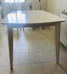 Mesa em madeira maciça. Branco. 150 x 90 x 75 cm