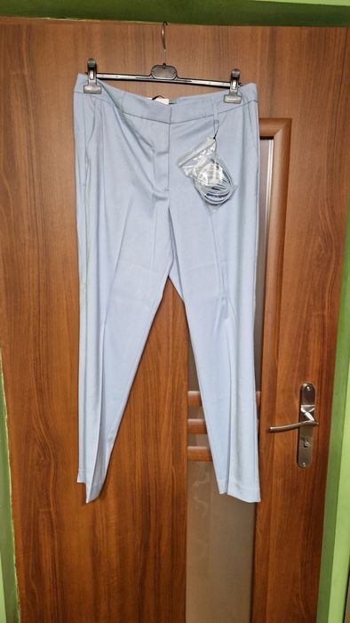 Garnitur damski (żakiet + spodnie) rozmiar 40