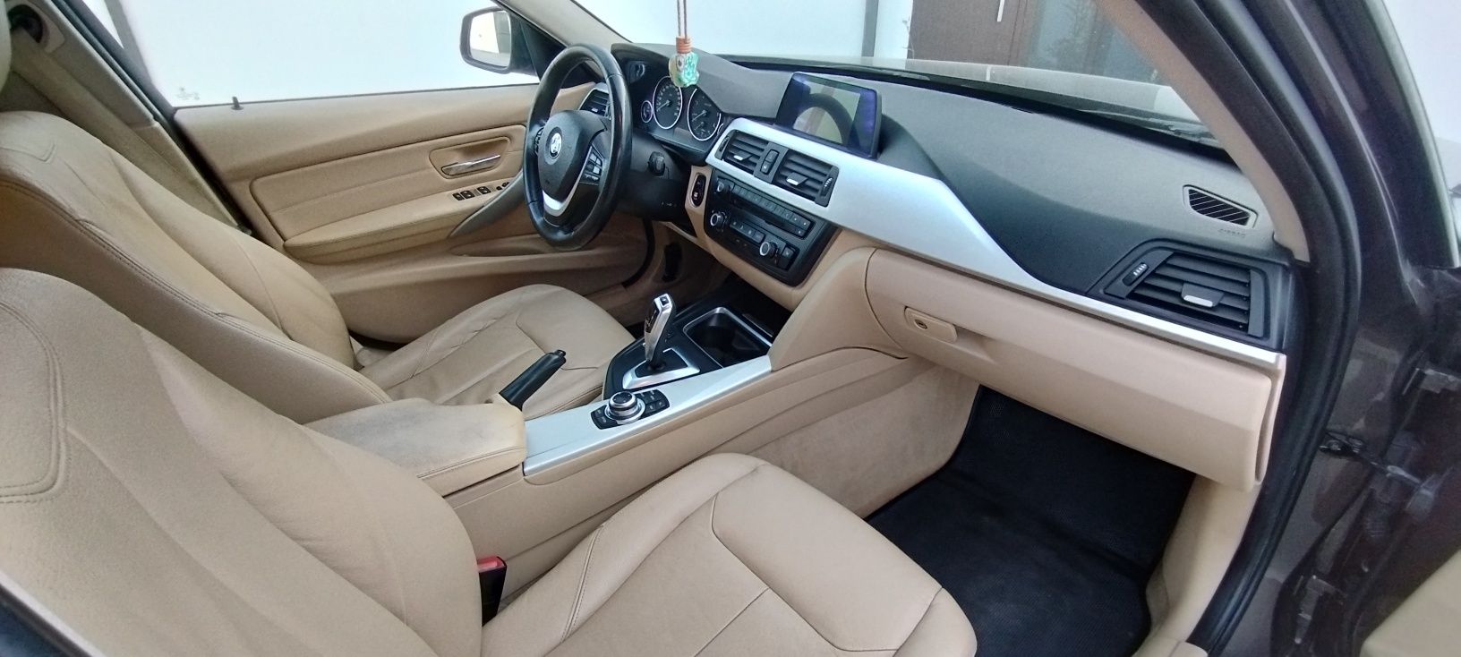 BMW 320d F30 2013