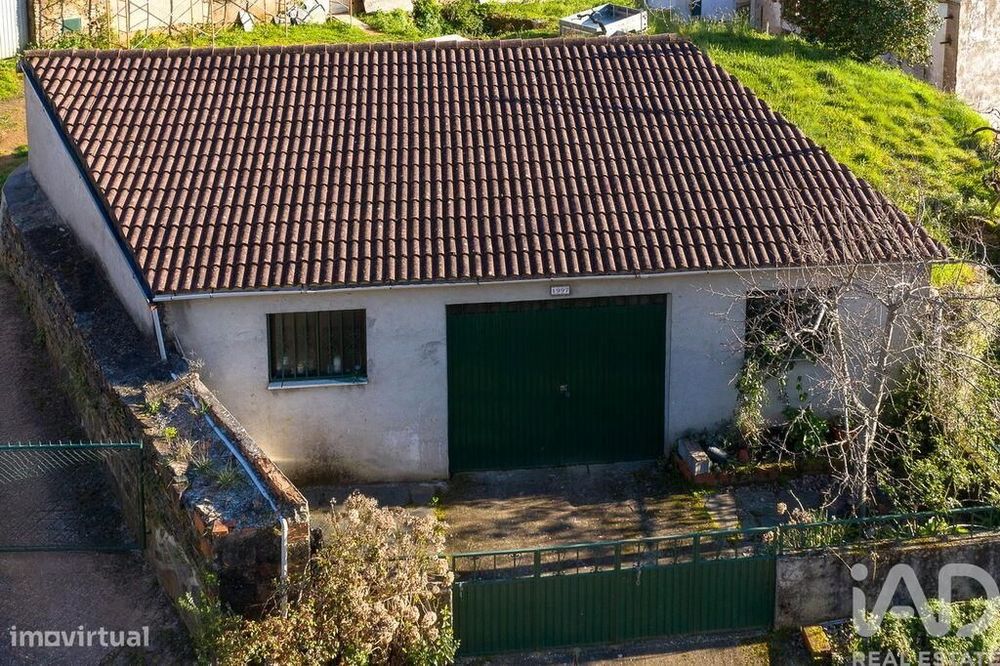 Parque de Estacionamento / Garagem / Box em Cadafaz e Colmeal de 68,00