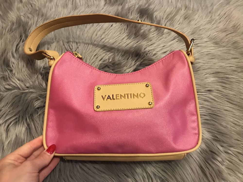 Śliczna torebka Valentino