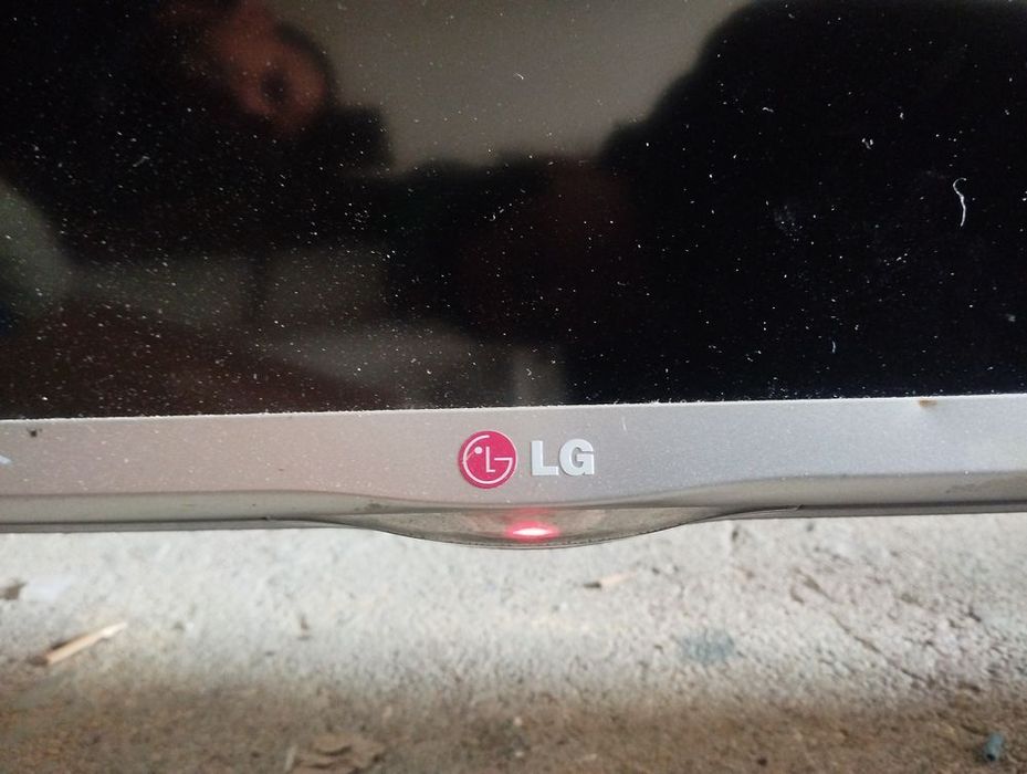 TV LG 42 polegadas avariada